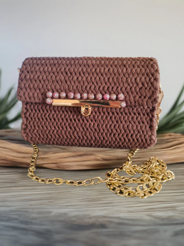 Clutch ,dunkelbraun mit Perlenbesatz und Kette