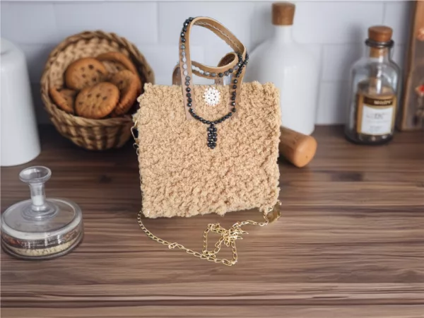 Teddyminitasche-braun mit Perlen Kette Taschenengl
