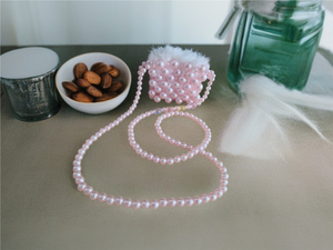 Niedliches Perlentäschchen rosa mit Plüscheinsatz Taschenengl
