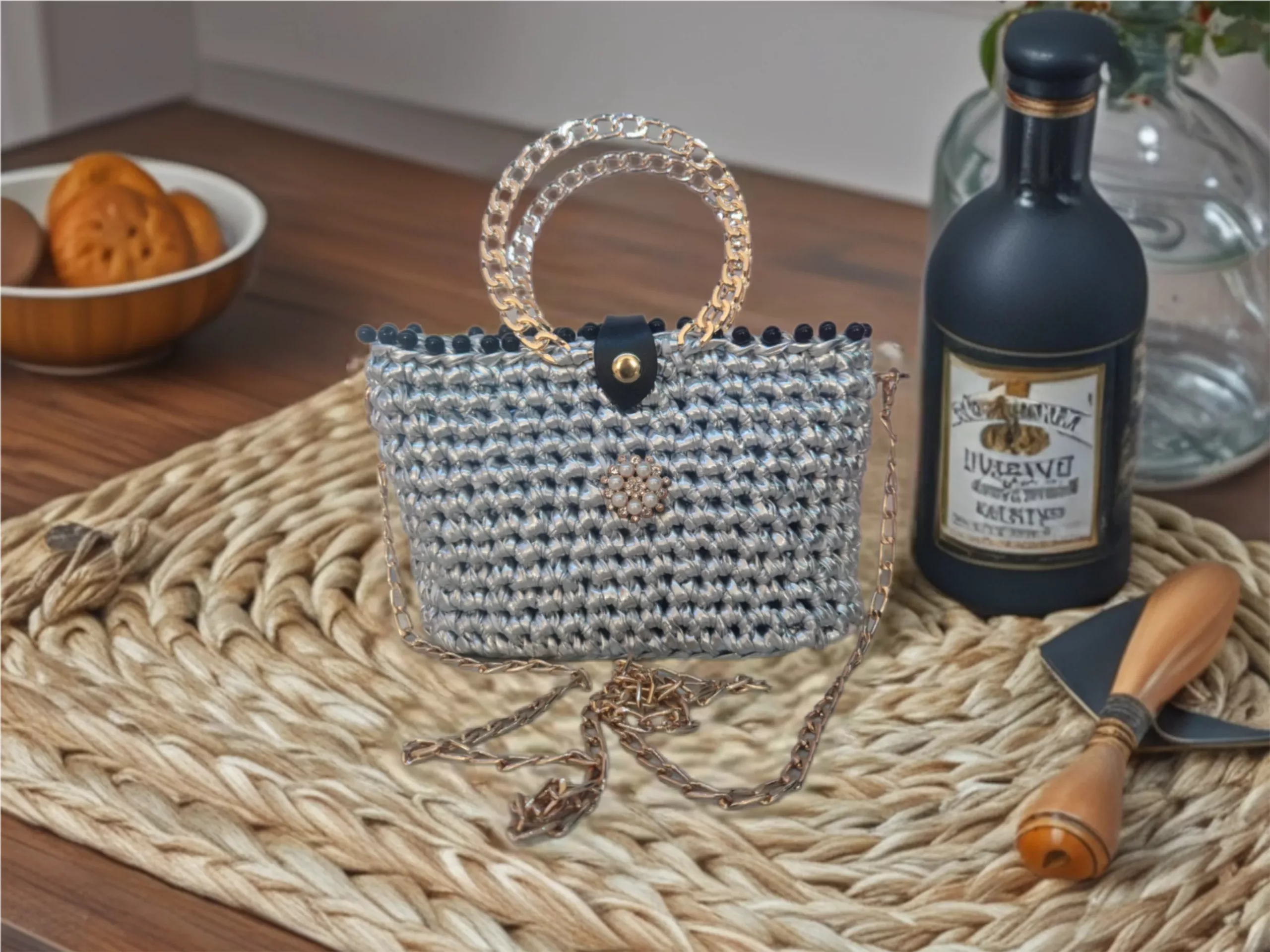 Minaudière – silber in Lederoptik,glänzend